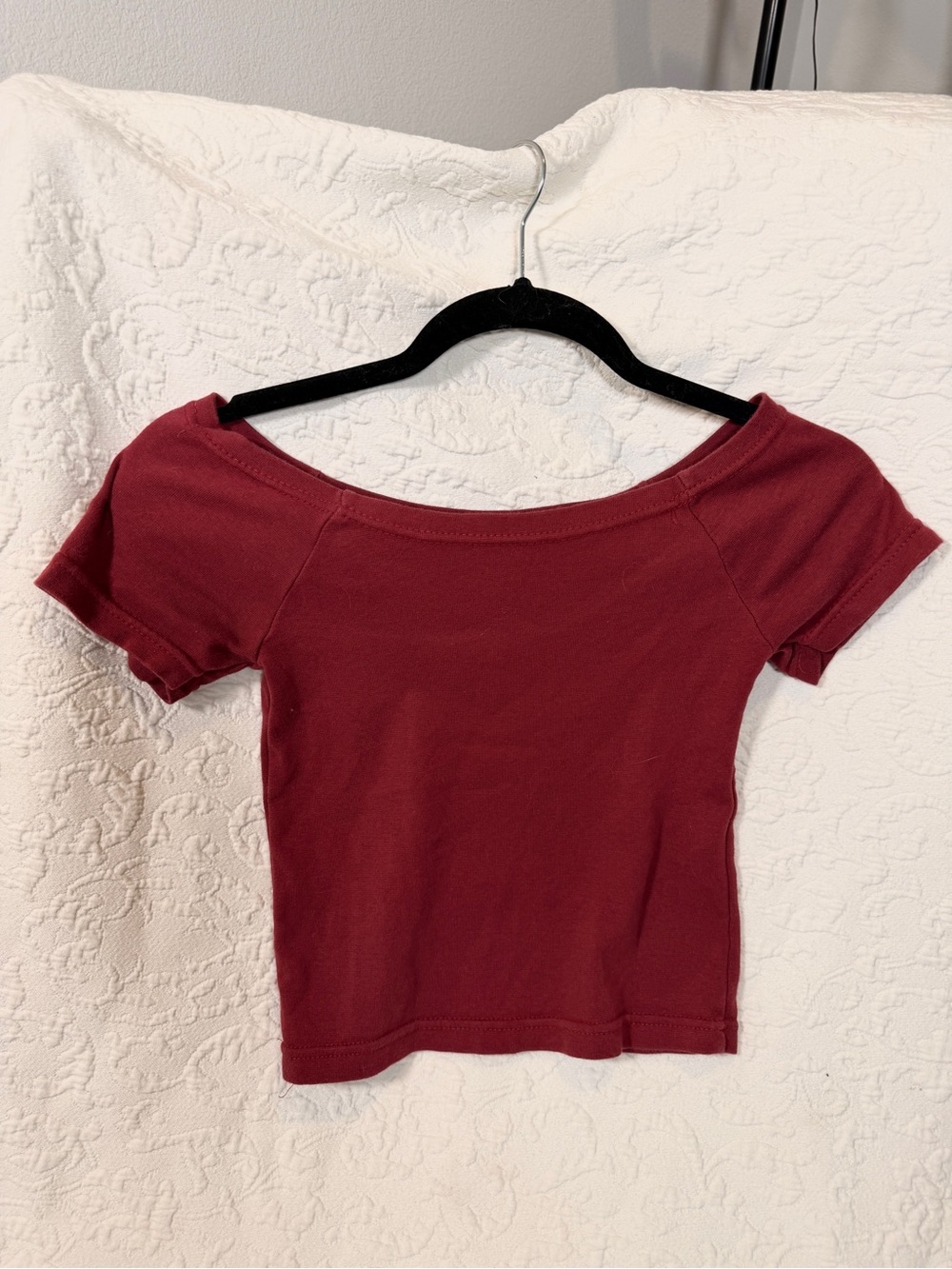 Women’s Off-Shoulder Short Sleeve Top in Burgundy